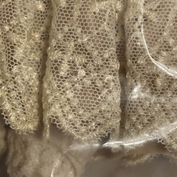 Vintage 6.5" Porcelain Doll Beige Velvet Dress Ivory Lace Trim Bonnet Gorham - Picture 6 of 13